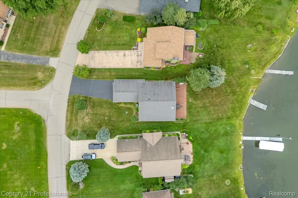 3680 Kingsway Drive Highland Charter Township MI 48356