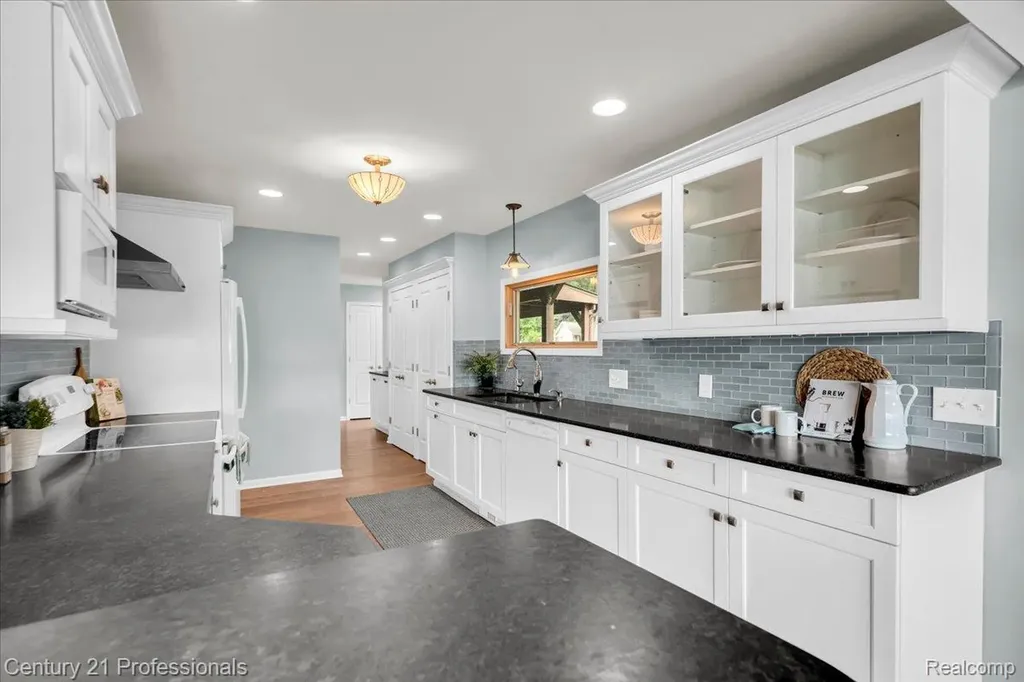 3680 Kingsway Drive Highland Charter Township MI 48356