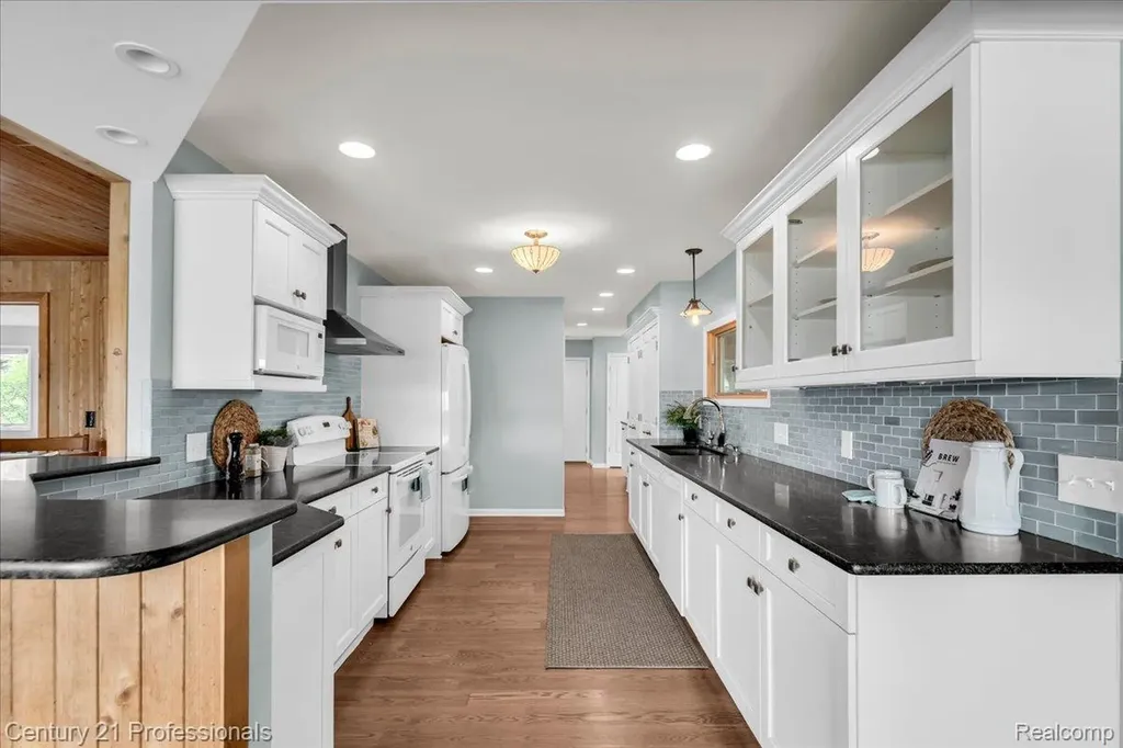 3680 Kingsway Drive Highland Charter Township MI 48356