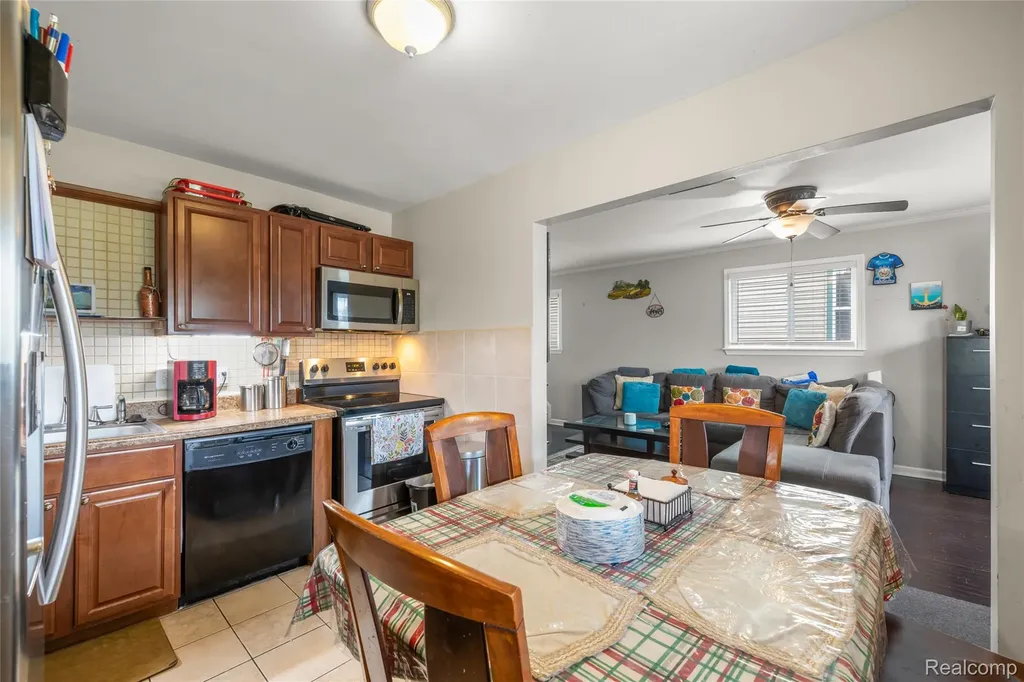 2378 River Drive Lincoln Park City MI 48146