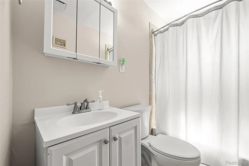 2378 River Drive Lincoln Park City MI 48146