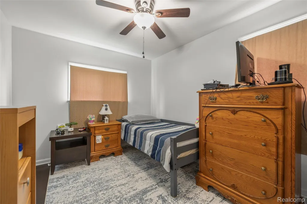 2378 River Drive Lincoln Park City MI 48146