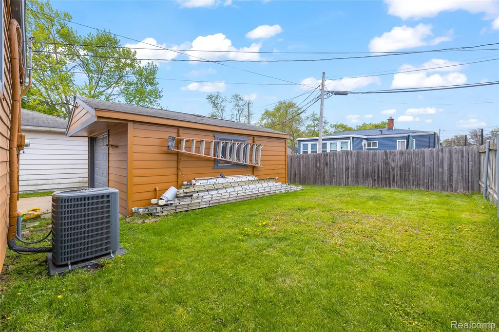 2378 River Drive Lincoln Park City MI 48146