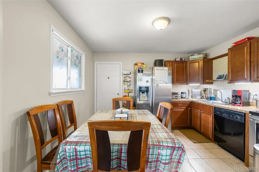 2378 River Drive Lincoln Park City MI 48146