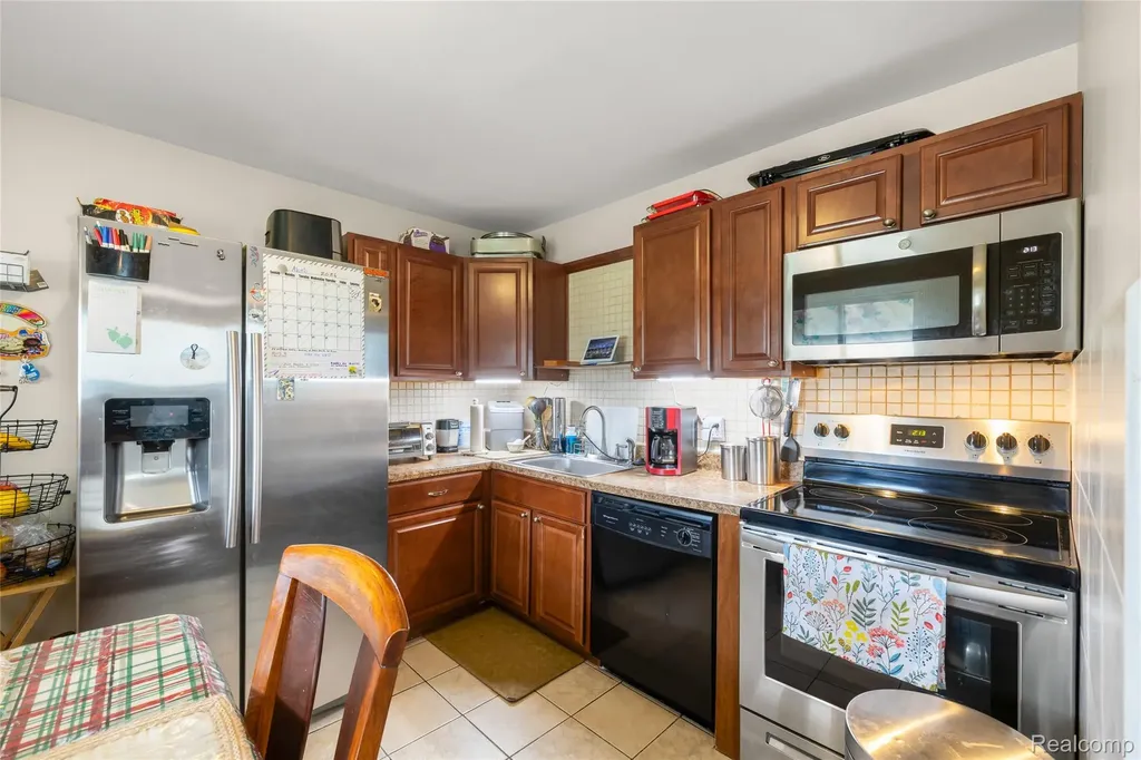 2378 River Drive Lincoln Park City MI 48146
