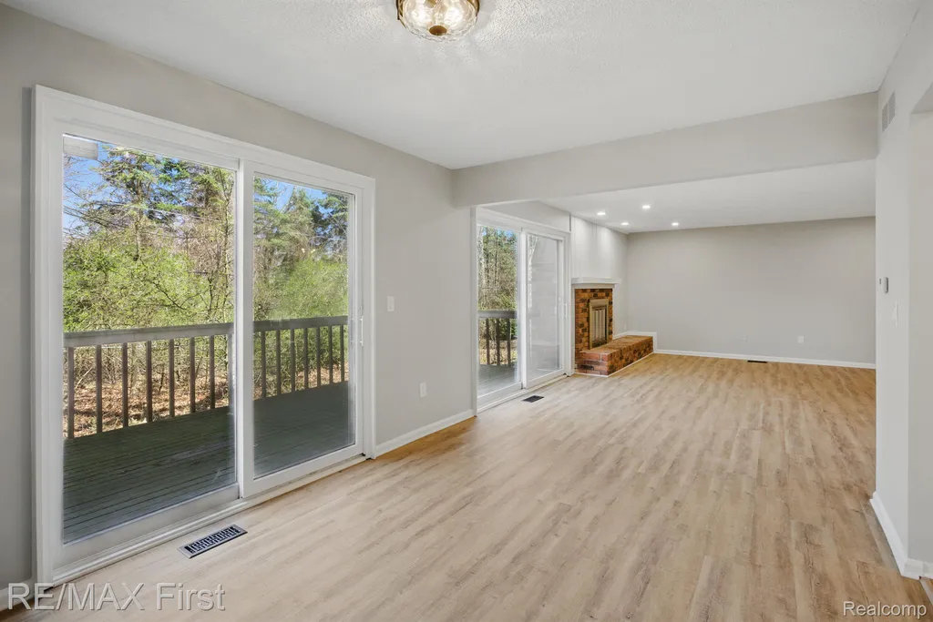 6620 Red Cedar Lane West Bloomfield Charter Township MI 48324