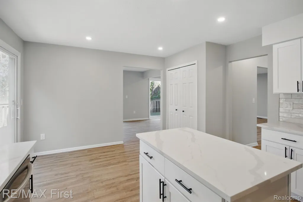 6620 Red Cedar Lane West Bloomfield Charter Township MI 48324