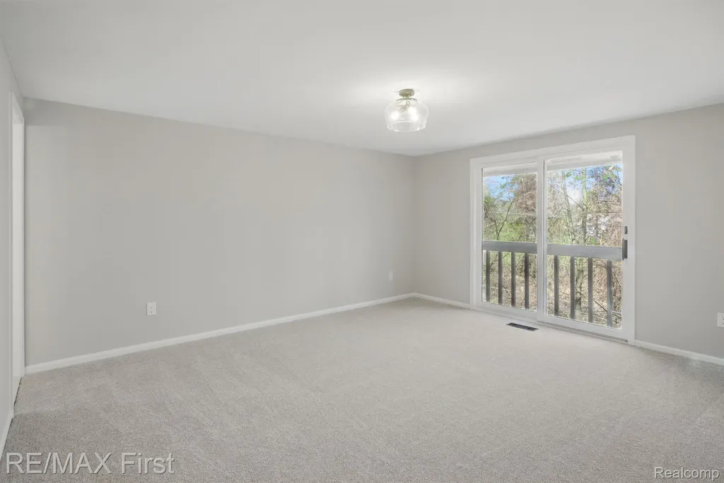 6620 Red Cedar Lane West Bloomfield Charter Township MI 48324
