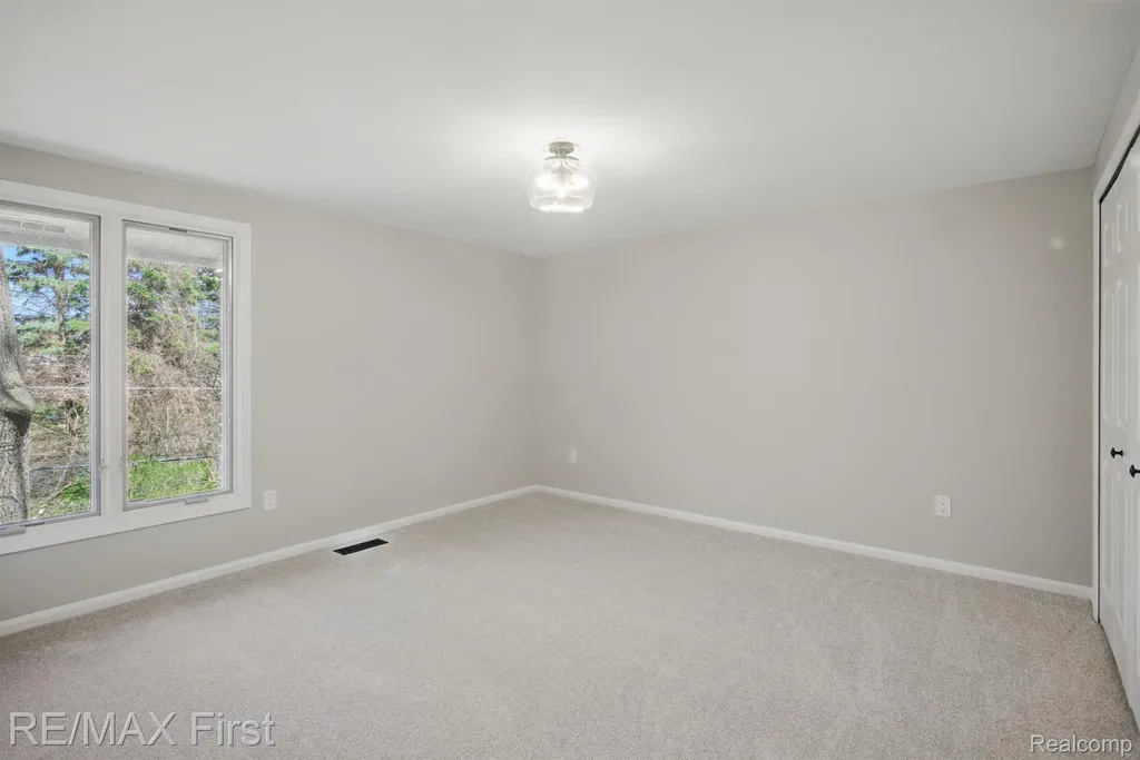 6620 Red Cedar Lane West Bloomfield Charter Township MI 48324