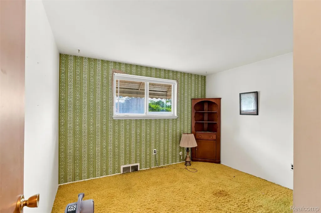 30650 Palmer Road Westland City MI 48186