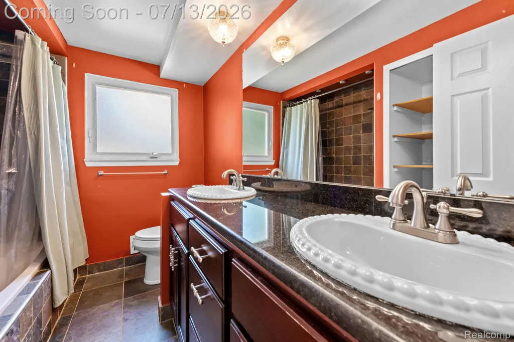 11280 Mandale Drive Sterling Heights City MI 48312