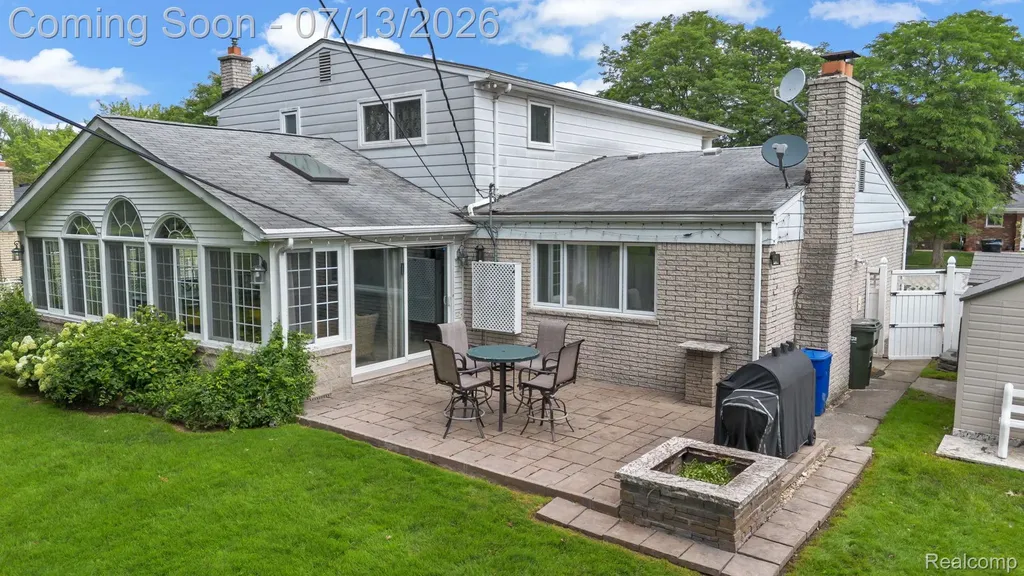11280 Mandale Drive Sterling Heights City MI 48312