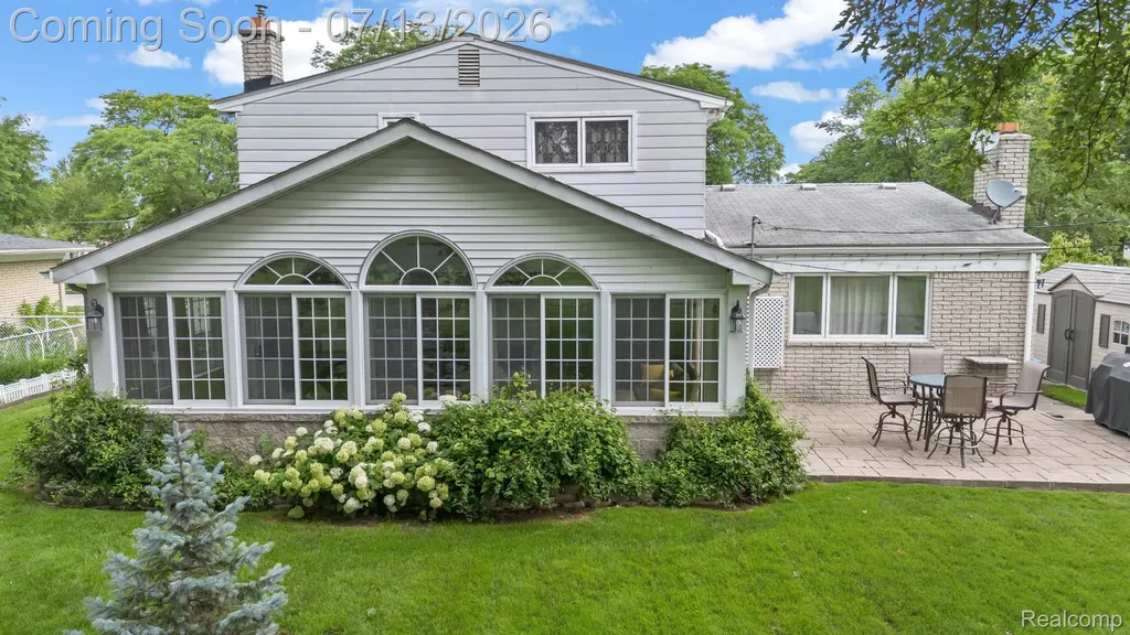 11280 Mandale Drive Sterling Heights City MI 48312
