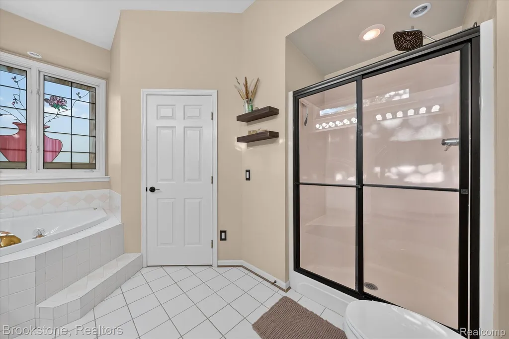 6730 Longhurst Drive Independence Charter Township MI 48346