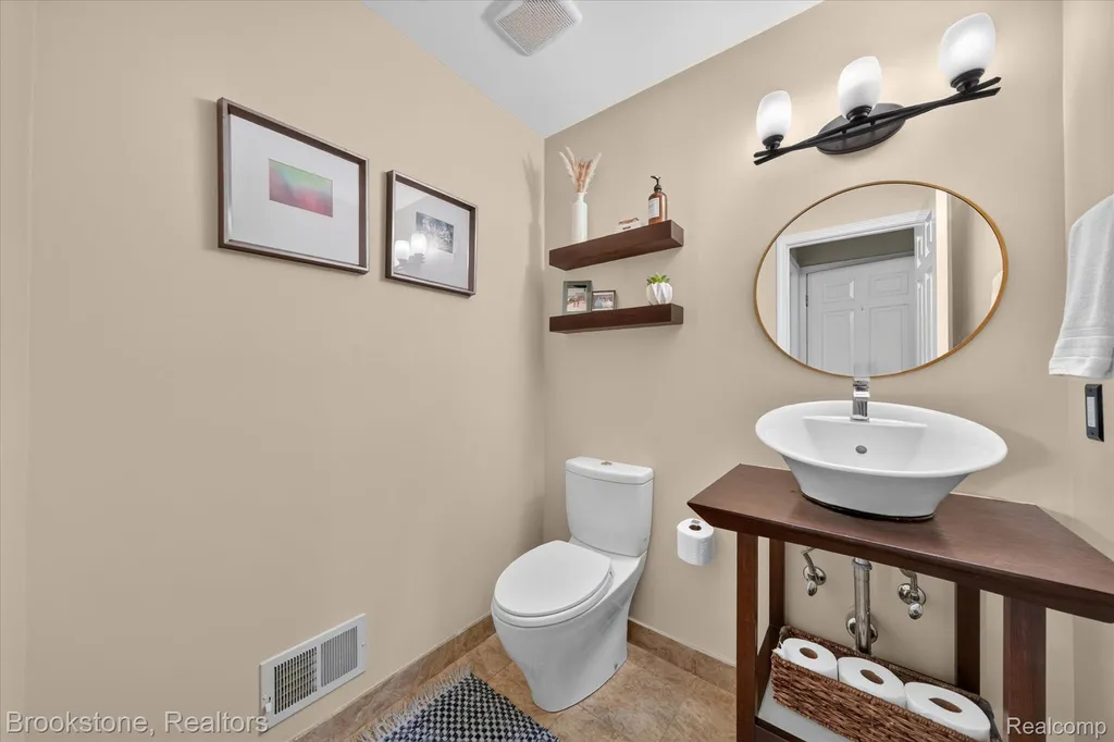 6730 Longhurst Drive Independence Charter Township MI 48346