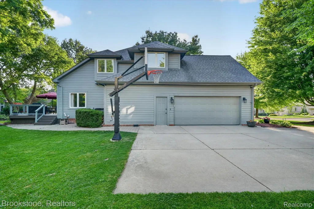 6730 Longhurst Drive Independence Charter Township MI 48346