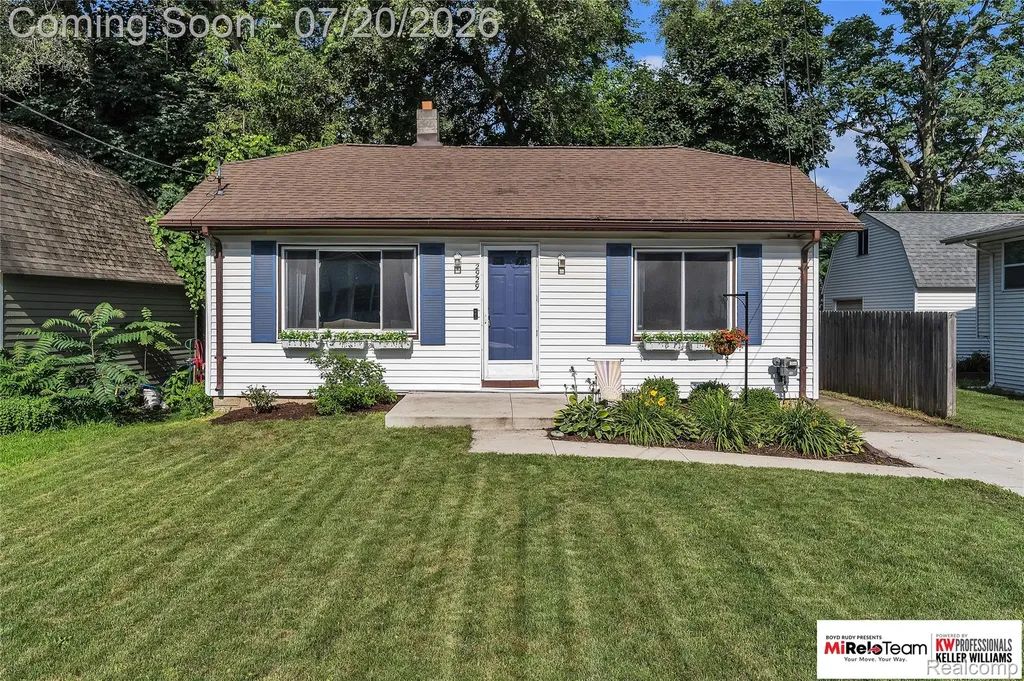 2929 Holden Avenue Waterford Charter Township MI 48329