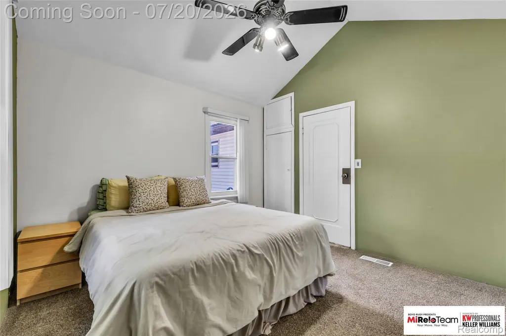 2929 Holden Avenue Waterford Charter Township MI 48329