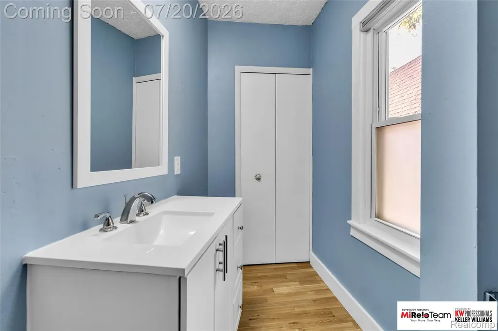 2929 Holden Avenue Waterford Charter Township MI 48329