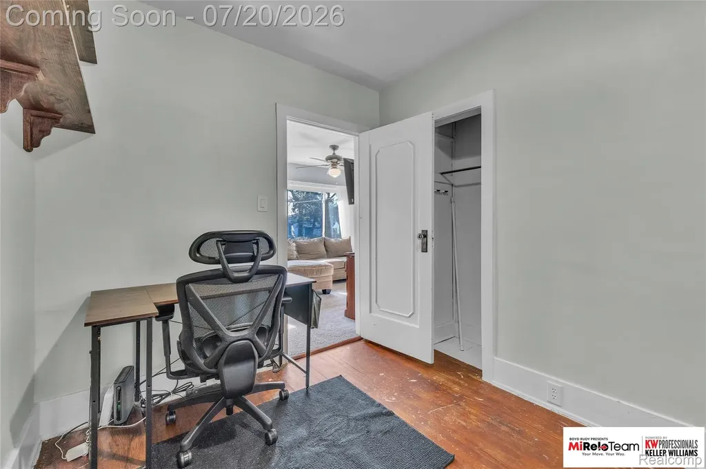 2929 Holden Avenue Waterford Charter Township MI 48329