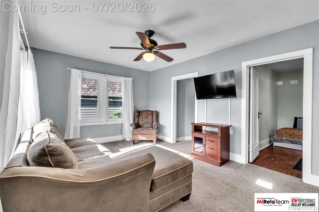2929 Holden Avenue Waterford Charter Township MI 48329