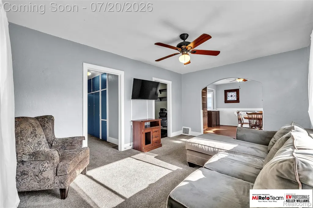 2929 Holden Avenue Waterford Charter Township MI 48329