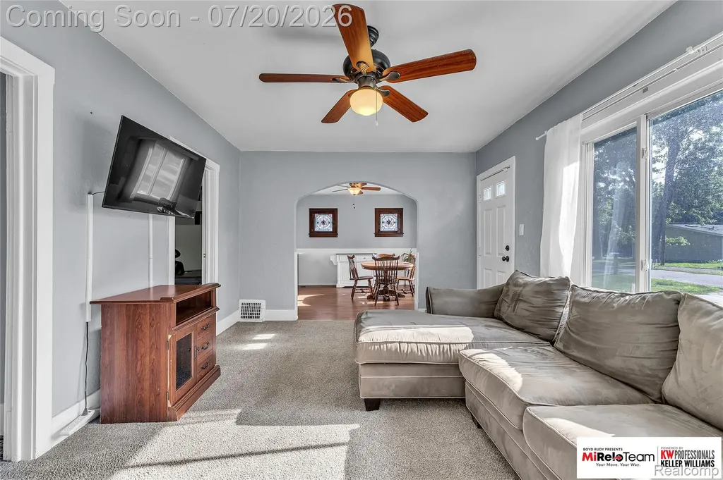 2929 Holden Avenue Waterford Charter Township MI 48329