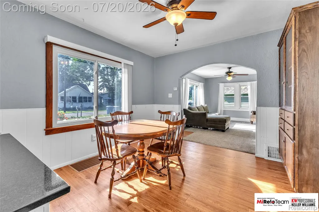 2929 Holden Avenue Waterford Charter Township MI 48329