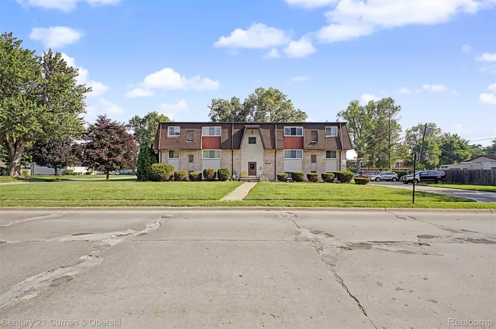 34190 Forest Street Wayne City MI 48184