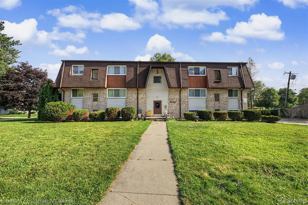 34190 Forest Street Wayne City MI 48184