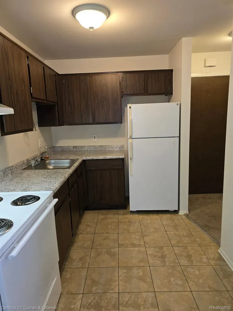 34190 Forest Street Wayne City MI 48184