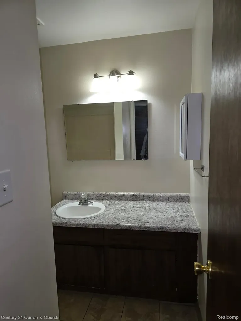 34190 Forest Street Wayne City MI 48184