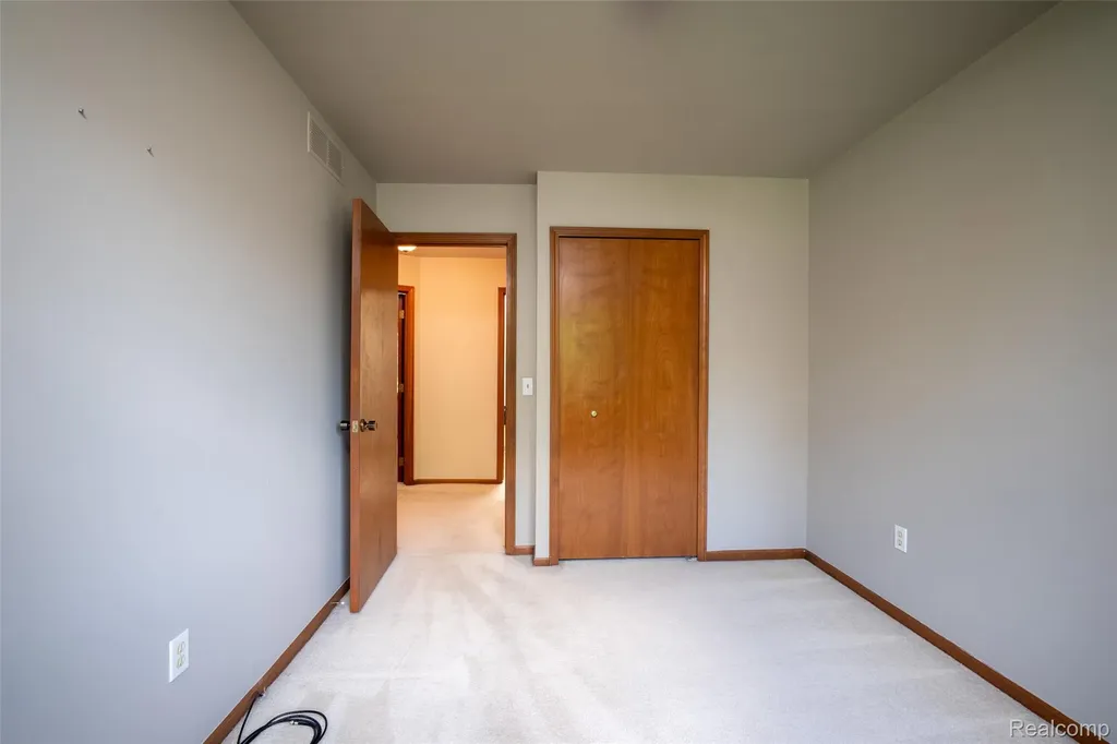 19632 Sussex Avenue Livonia City MI 48152