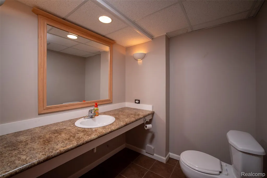 19632 Sussex Avenue Livonia City MI 48152