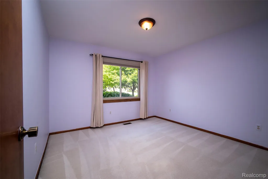 19632 Sussex Avenue Livonia City MI 48152
