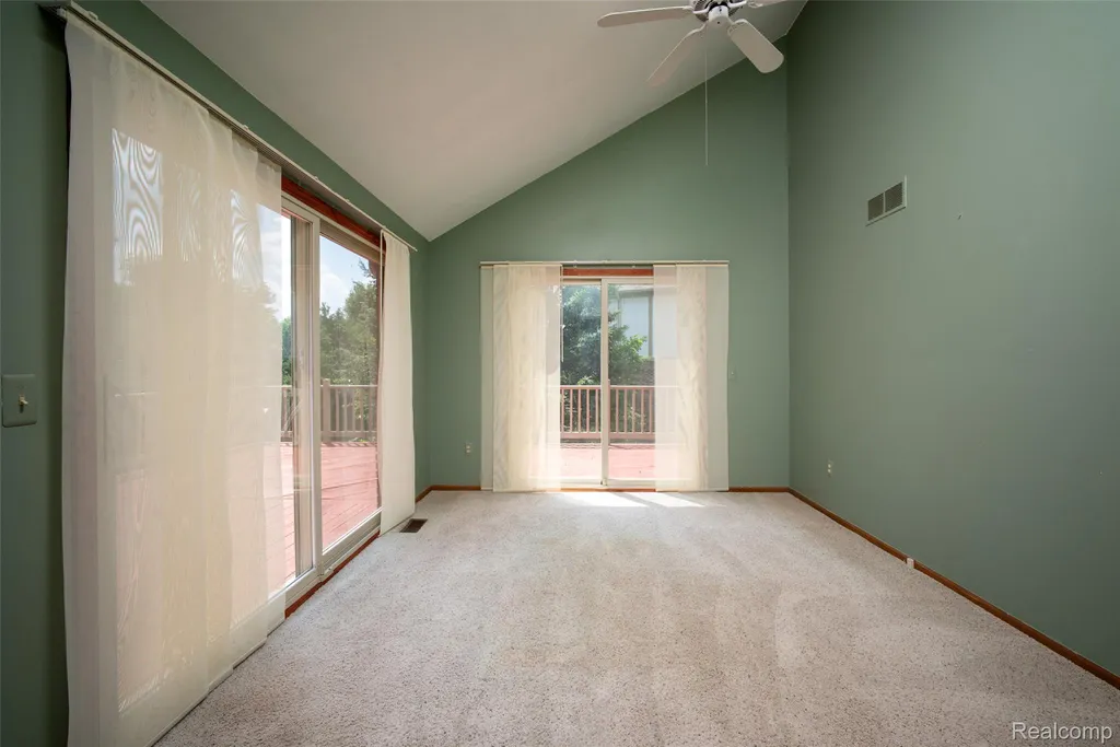 19632 Sussex Avenue Livonia City MI 48152