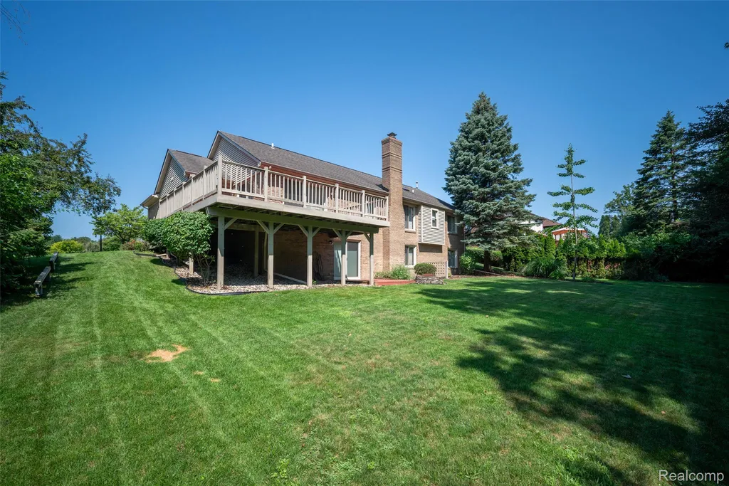 19632 Sussex Avenue Livonia City MI 48152