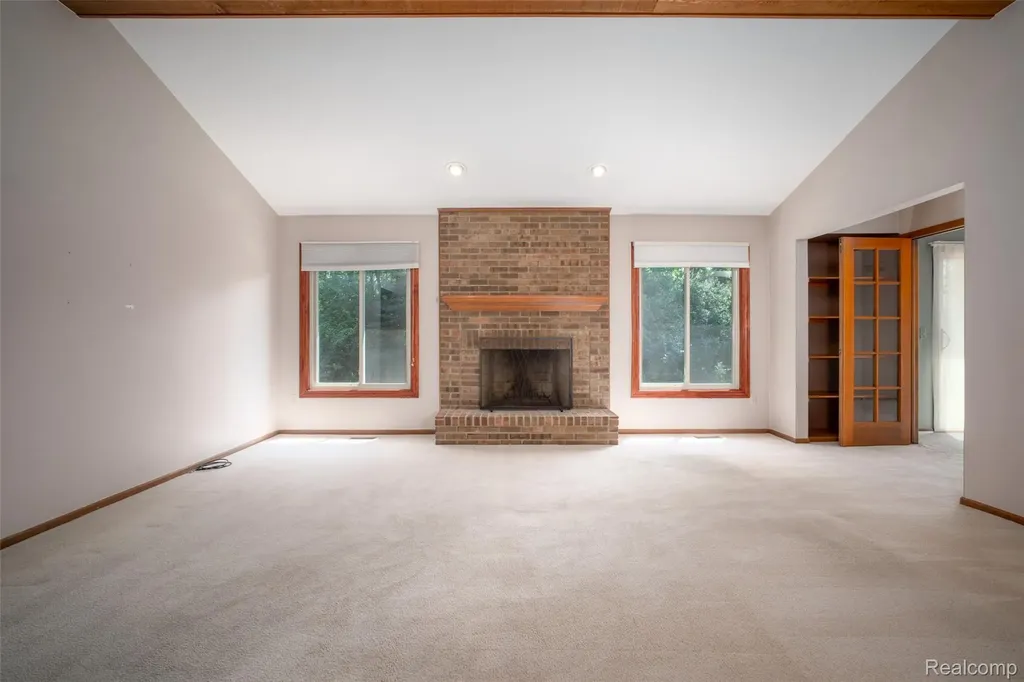 19632 Sussex Avenue Livonia City MI 48152