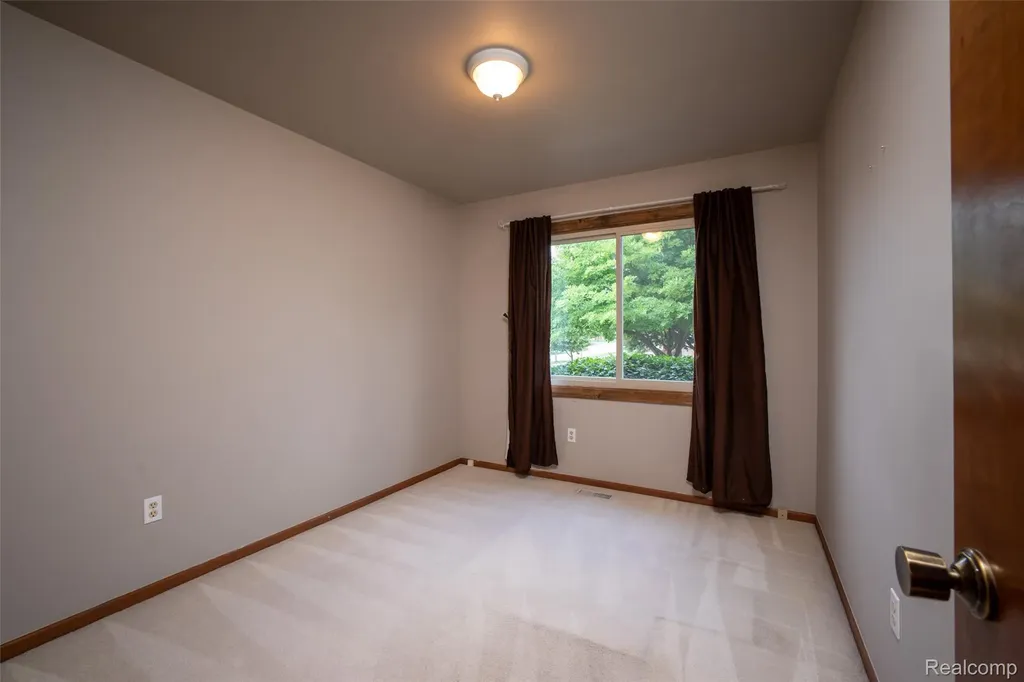 19632 Sussex Avenue Livonia City MI 48152