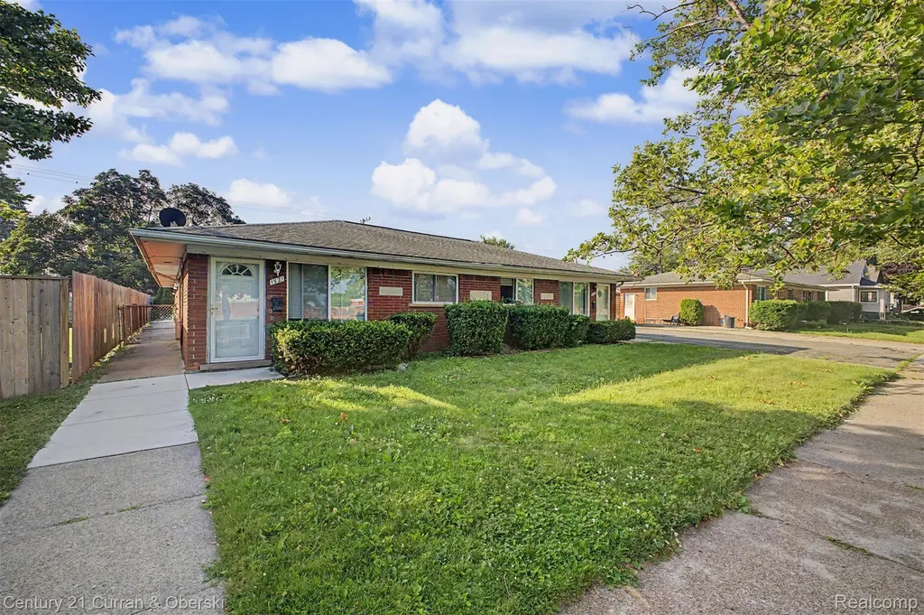 1521 Electric Avenue Lincoln Park City MI 48146