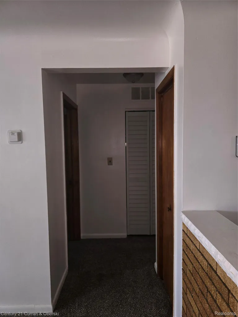 1521 Electric Avenue Lincoln Park City MI 48146