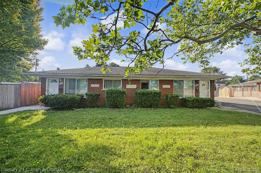 1521 Electric Avenue Lincoln Park City MI 48146