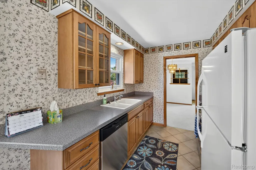 8599 Cardwell Street Westland City MI 48185