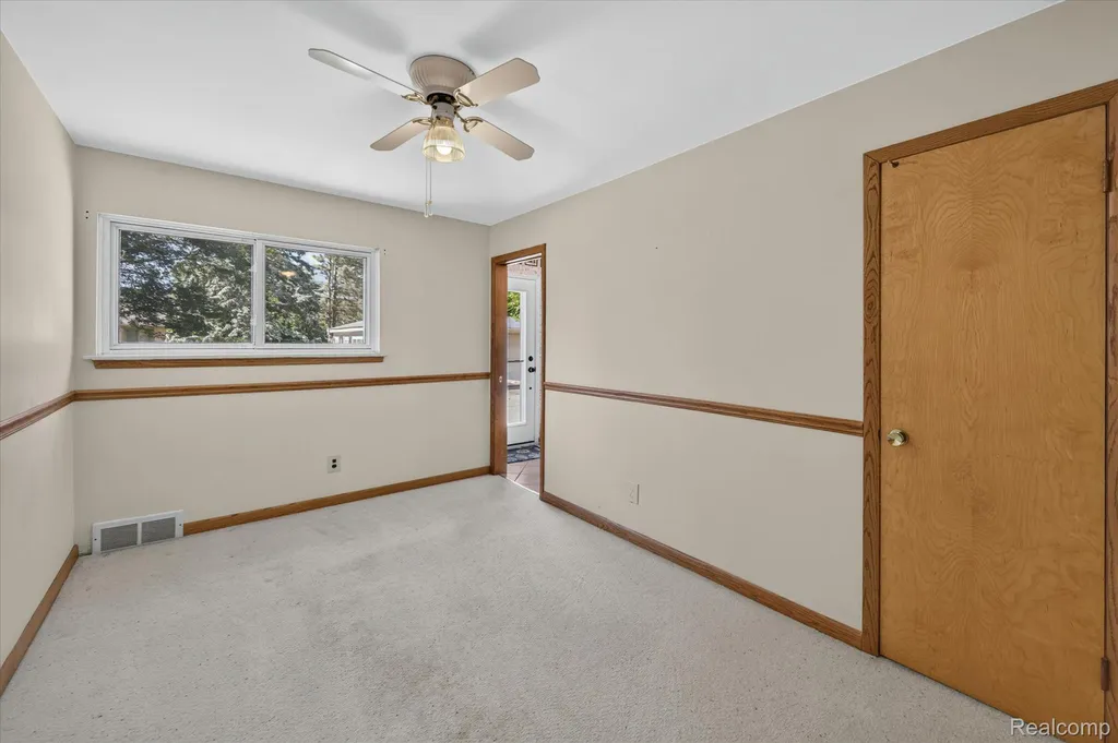 8599 Cardwell Street Westland City MI 48185