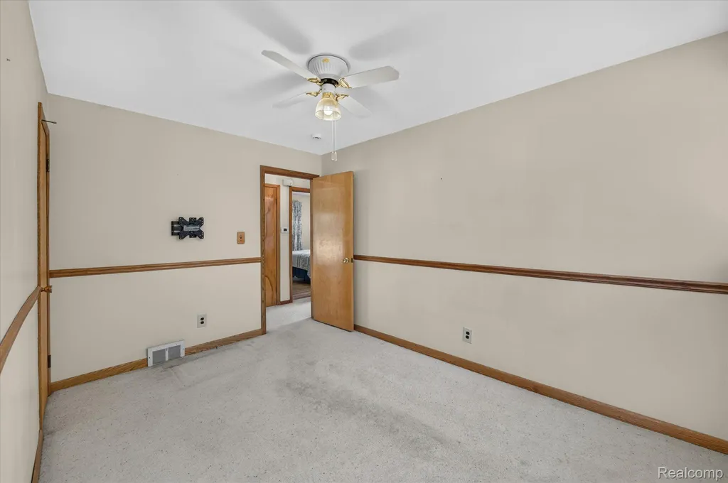 8599 Cardwell Street Westland City MI 48185