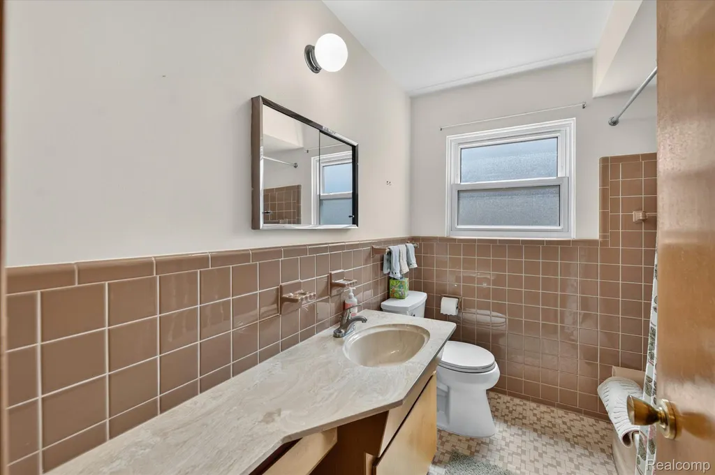 8599 Cardwell Street Westland City MI 48185