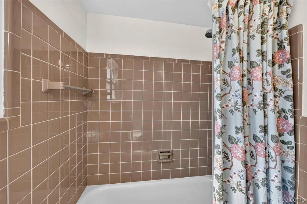 8599 Cardwell Street Westland City MI 48185
