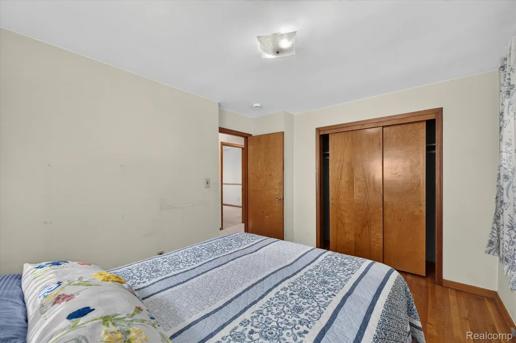 8599 Cardwell Street Westland City MI 48185