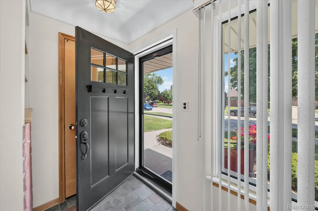 8599 Cardwell Street Westland City MI 48185