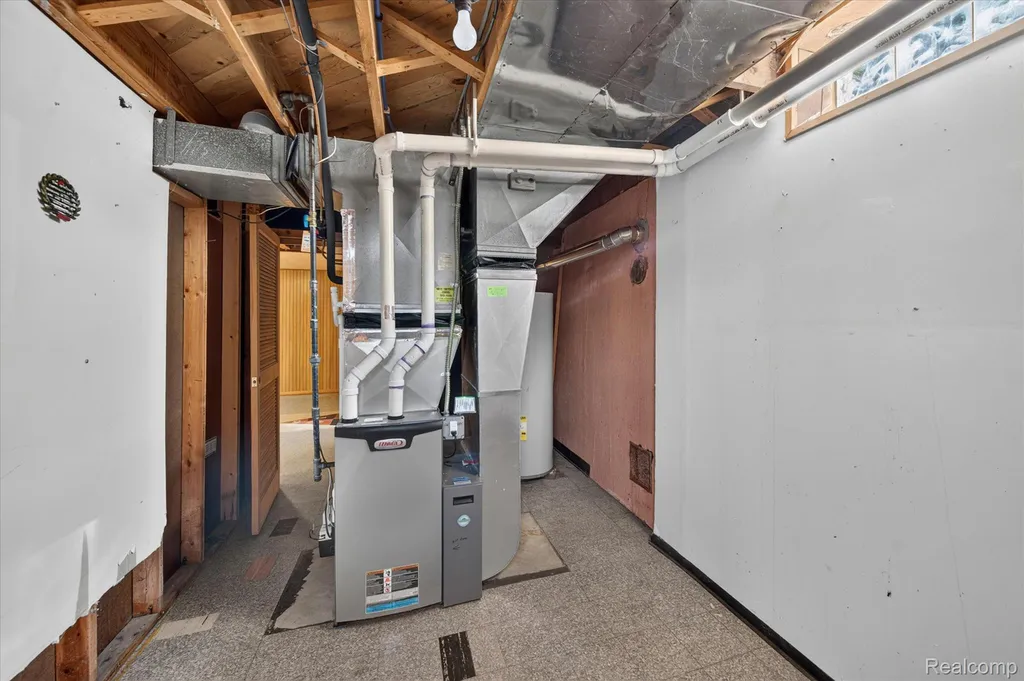 8599 Cardwell Street Westland City MI 48185